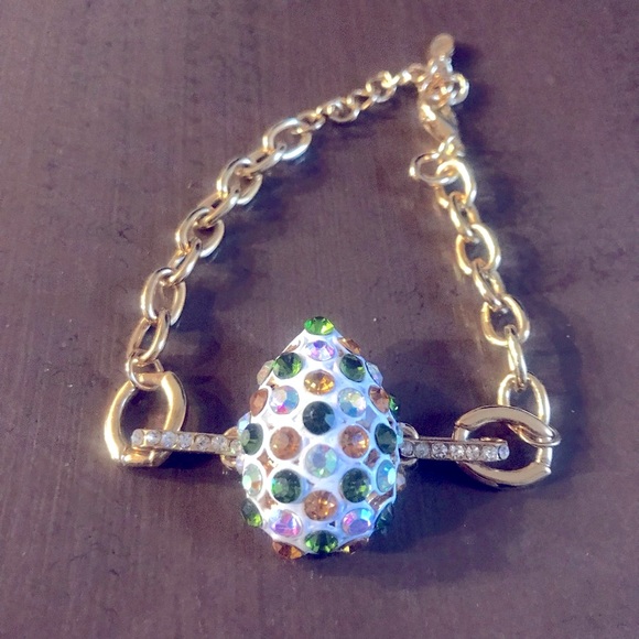 Gold Tone Bracelet - Picture 1 of 4